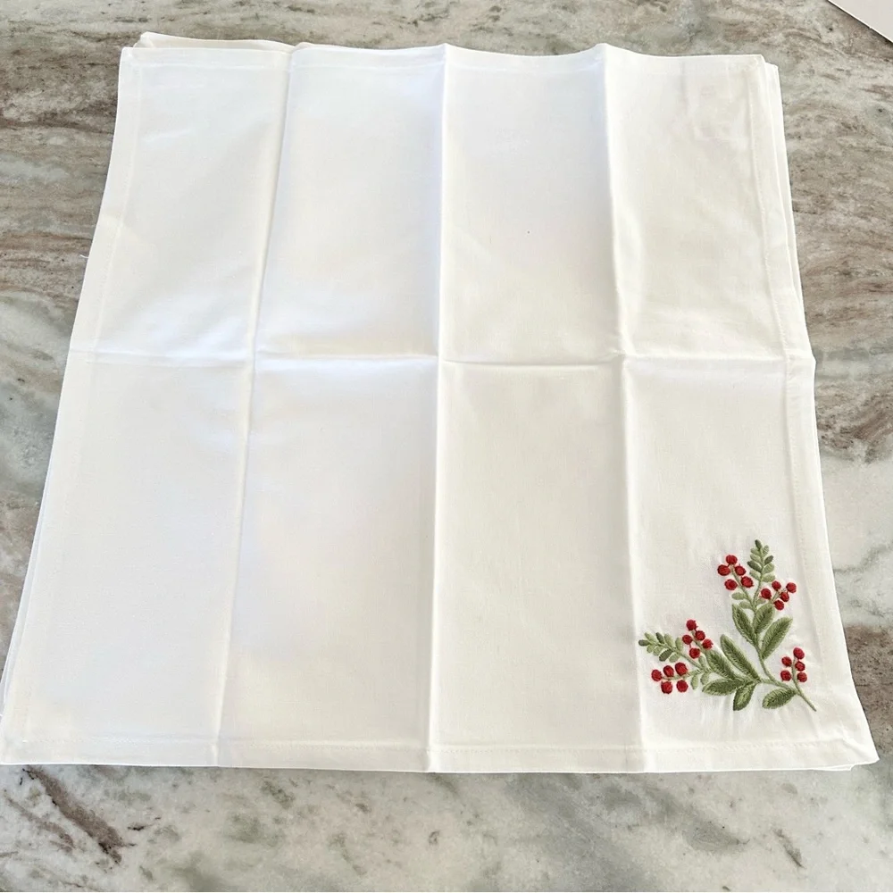Williams Sonoma Noel Garland Embroidered Cloth Napkins Set - Holiday Christmas